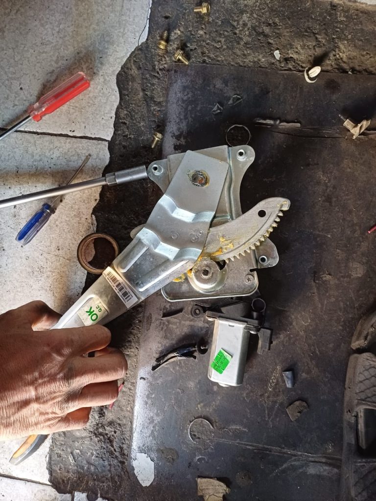 تعمیر شیشه بالابر شاهین