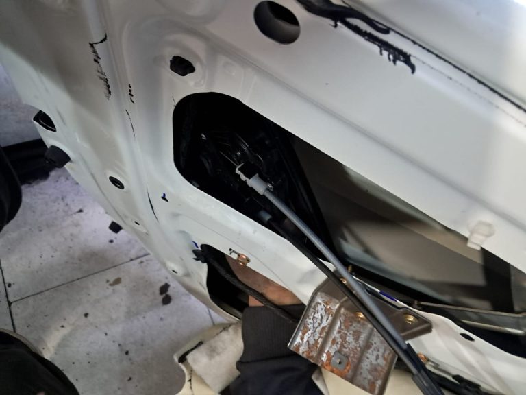 تعمیر قفل درب شاهین