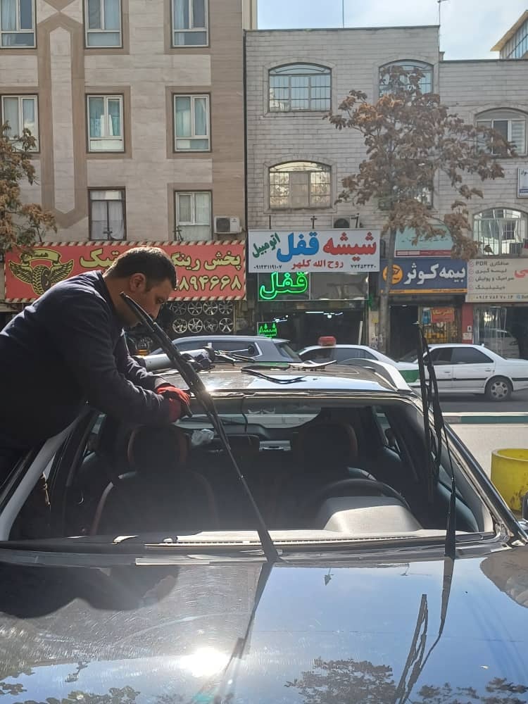 تعویض شیشه ام وی ام X33