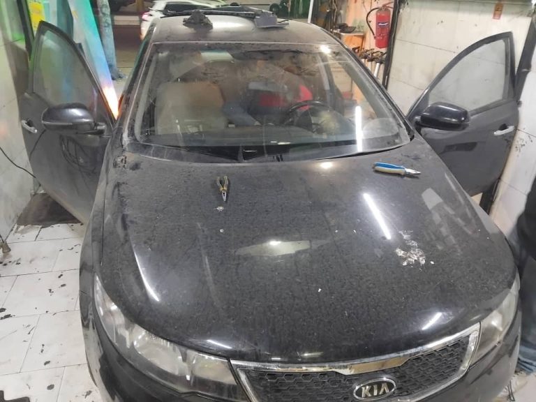 تعویض شیشه جلو سراتو