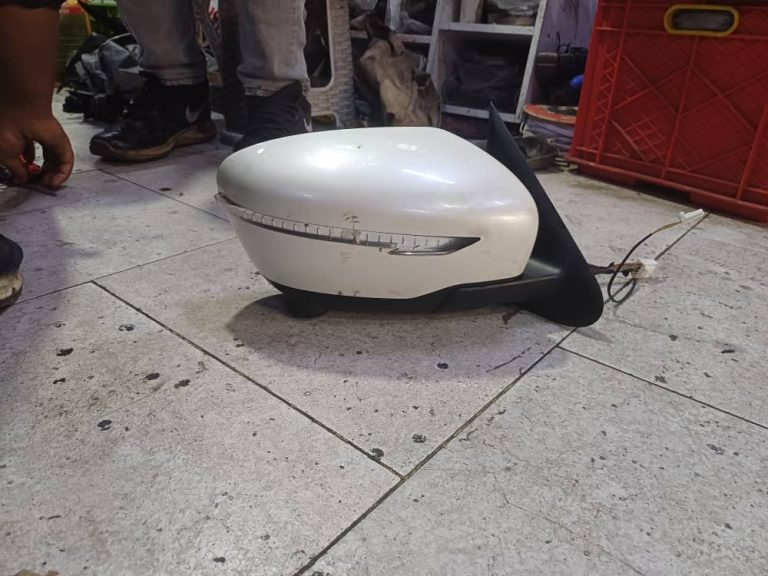 آینه بغل نیسان جوک