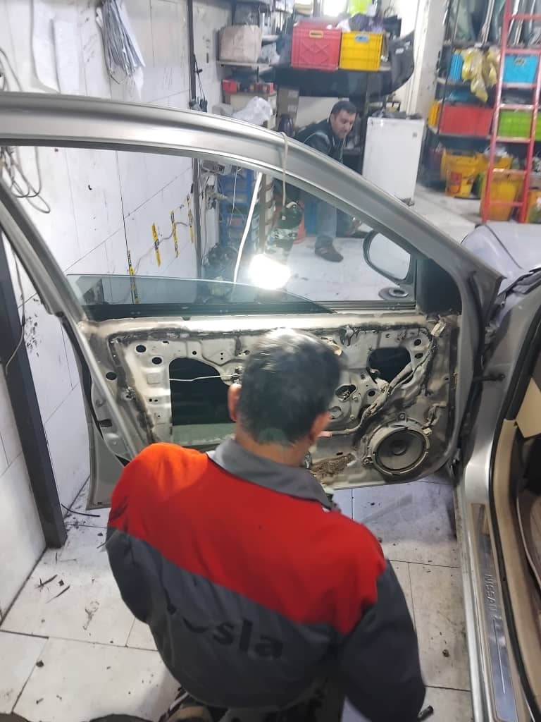 تعمیرات شیشه بالابر Nissan Maxima